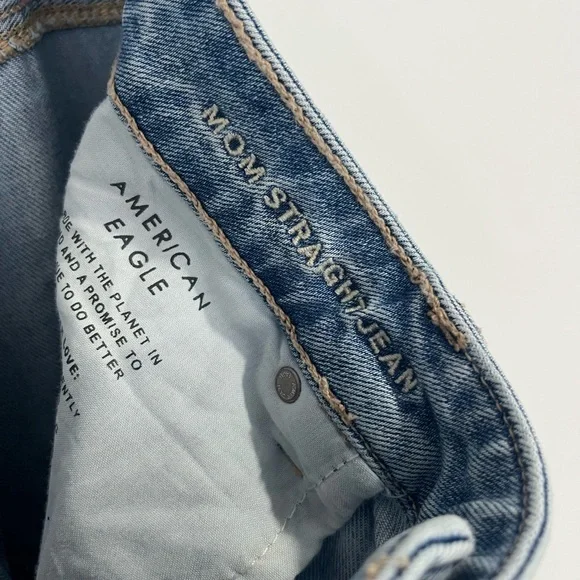 American Eagle Mom Straight Distressed Jeans 16 - Picture 9 of 10